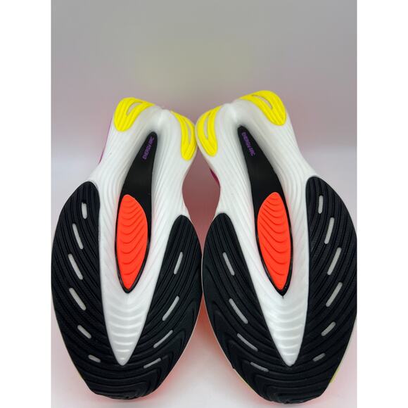 Athletic_Shoes